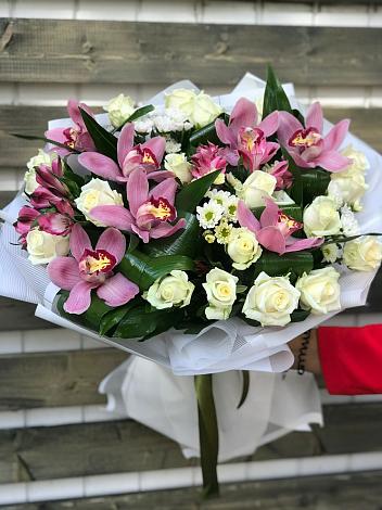 Букет цветов из: Розы и Хризантемы в Новоселицах