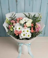 Букет цветов из:  Розы, Лизиантусы и Хризантемы в Новоселицах