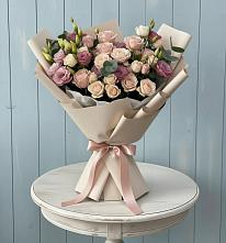 Букет цветов из:  Розы и Лизиантусы в Новоселицах