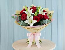 Букет цветов из:  Лилии и Розы в Новоселицах