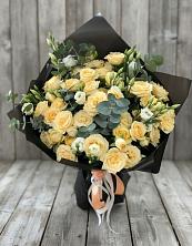 Букет цветов из:  Розы и Лизиантусы в Новоселицах