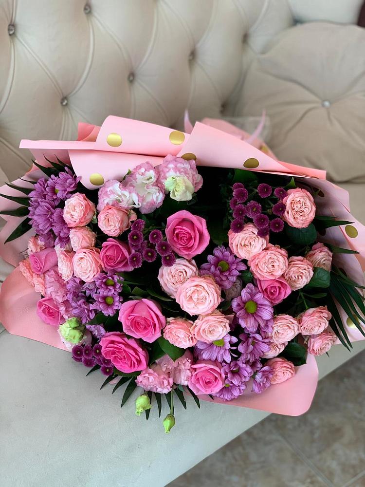 Букет цветов из: Хризантемы, Розы и Лизиантусы в Новоселицах