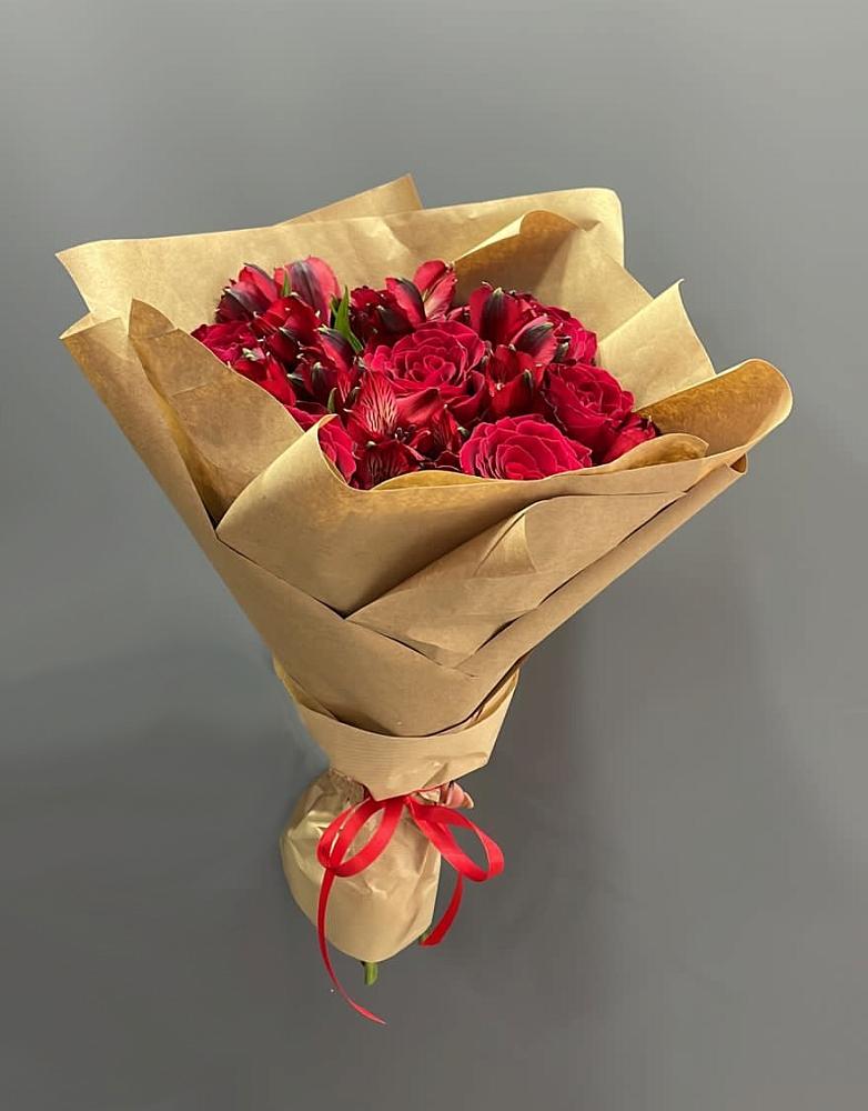 Букет цветов из: Альстромерии и Розы в Новоселицах