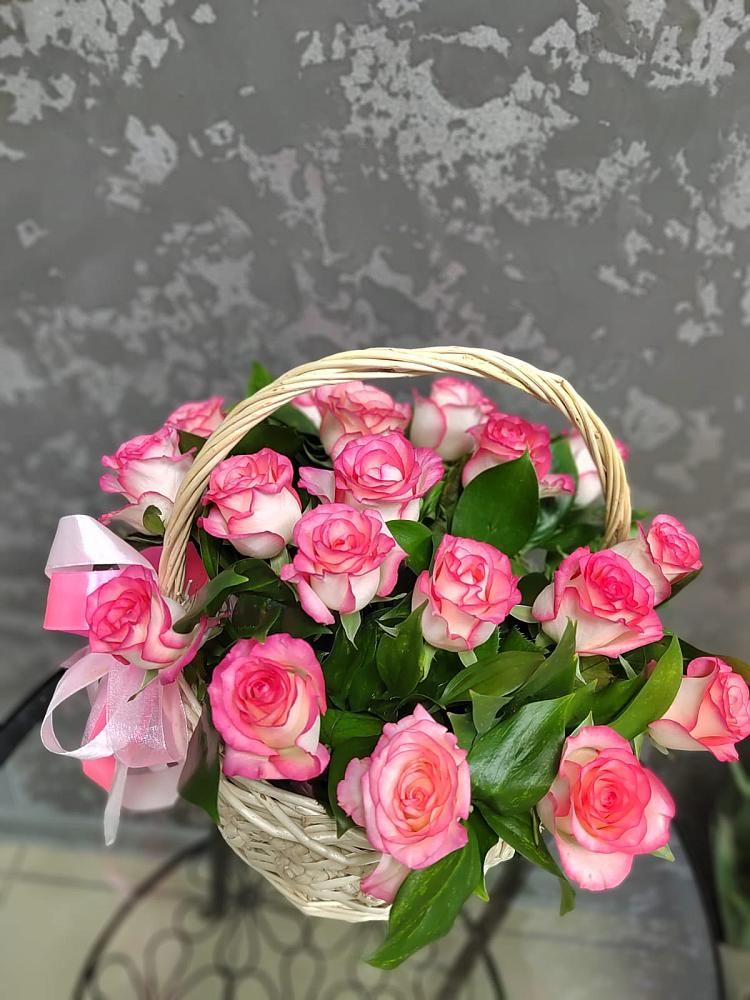 Цветочная композиция из Розы в корзине в Новоселицах