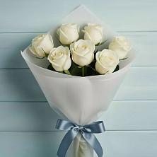 Букет 7 Белых роз Эдлесс Лав в Новоселицах