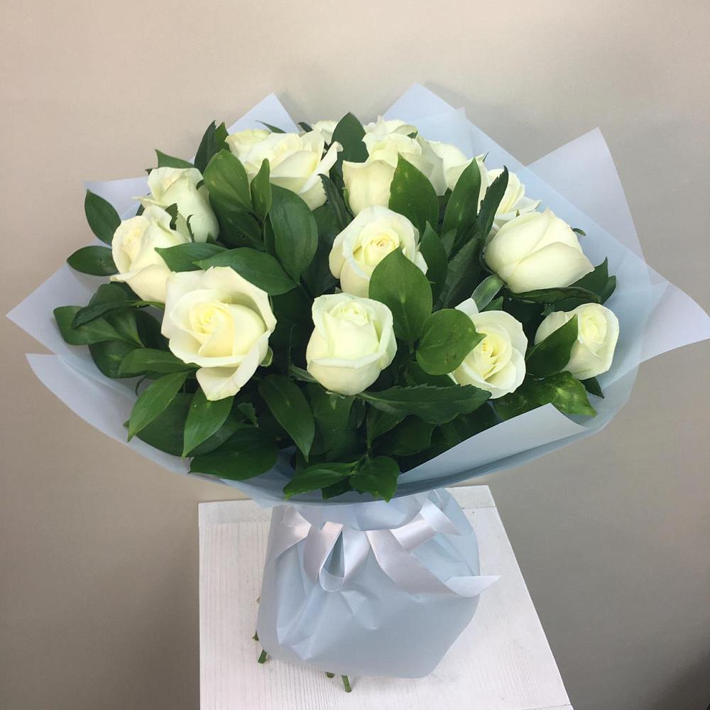 Букет 15 Белых роз Проуд в Новоселицах
