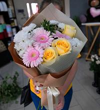 Букет цветов из:  Герберы, Розы и Хризантемы в Новоселицах