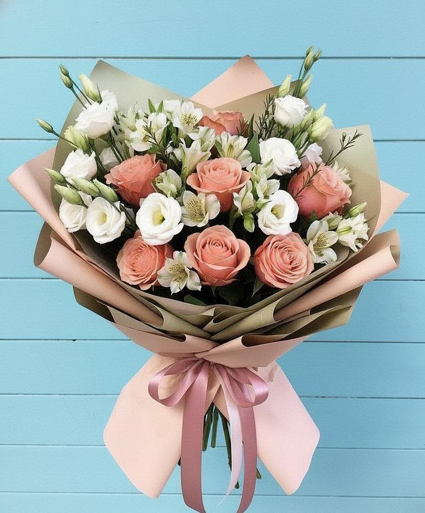 Букет цветов из: Розы, Альстромерии и Лизиантусы в Новоселицах