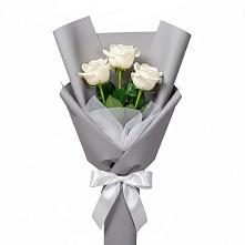 Букет 3 белые розы в Новоселицах