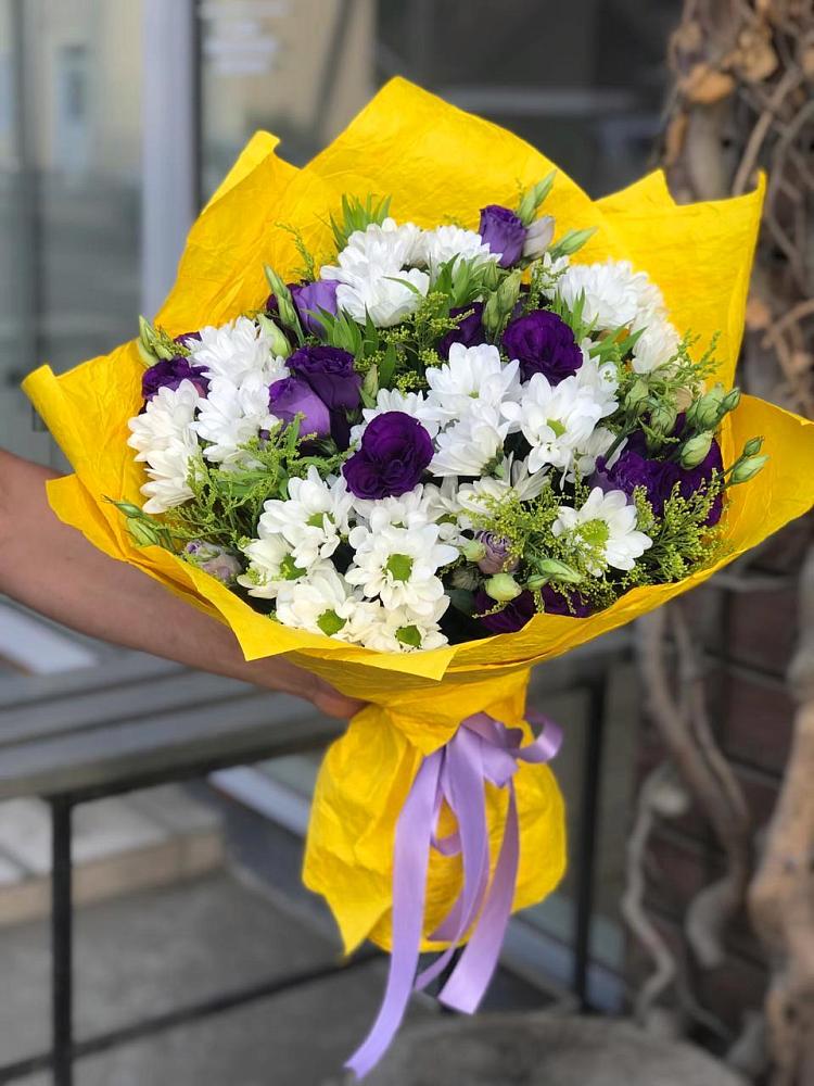 Букет цветов из: Ирисы, Хризантемы и Ромашки в Новоселицах