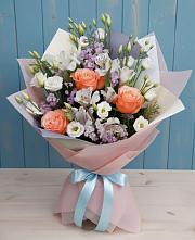 Букет цветов из:  Лизиантусы, Розы, Альстромерии и Гипсофила #REPLACE_PRED# Новоселицах