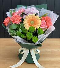 Букет цветов из:  Гвоздики, Розы, Герберы и Хризантемы #REPLACE_PRED# Новоселицах
