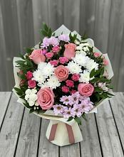Букет цветов из:  Альстромерии, Гвоздики, Розы и Хризантемы в Новоселицах
