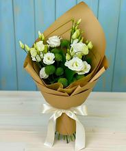 Букет цветов из:  Хризантемы и Лизиантусы в Новоселицах