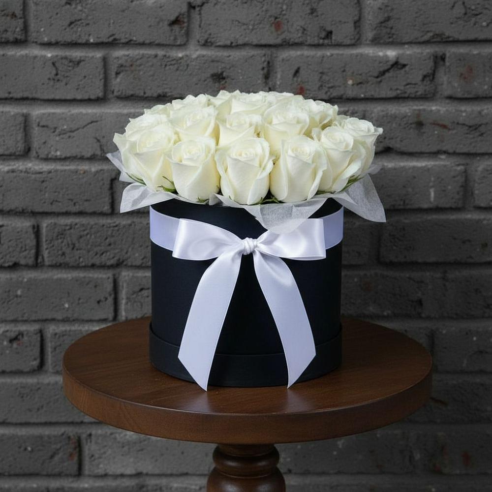 Цветочная композиция из Розы в шляпной коробке в Новоселицах