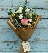 Букет цветов из:  Розы и Лизиантусы в Новоселицах