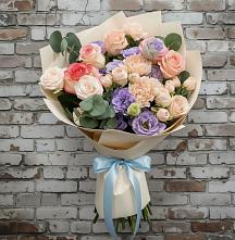 Букет цветов из:  Розы, Лизиантусы и Гвоздики в Новоселицах