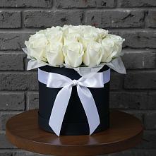 Цветочная композиция из Розы в шляпной коробке в Новоселицах